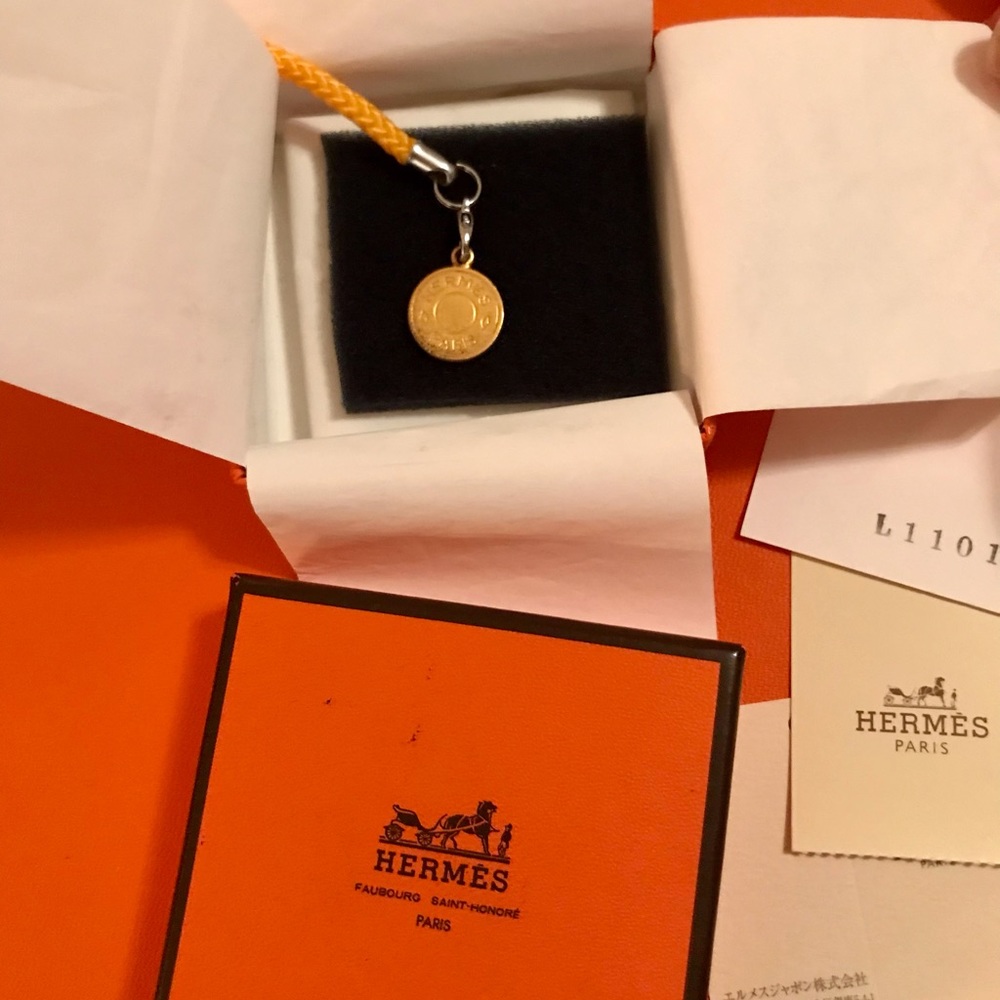 Hermes Charm - Picture 8 of 14